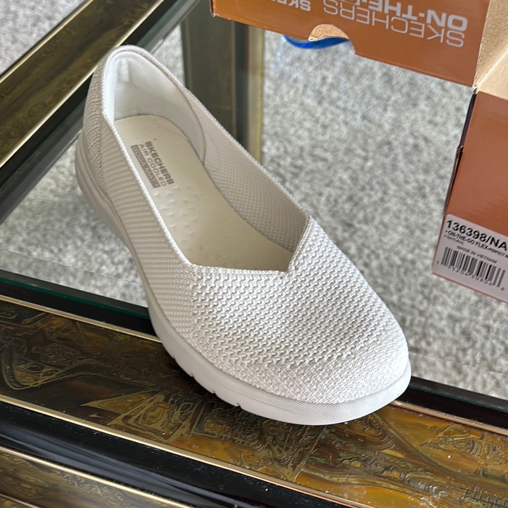 Skechers On-The-Go Shoes Box